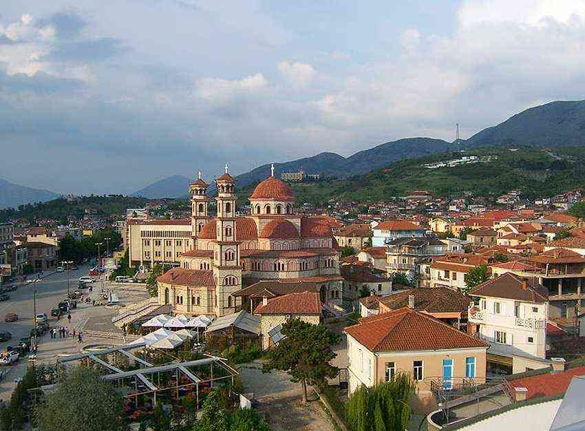 Korca is located on a high plateau, which offers a beautiful view.