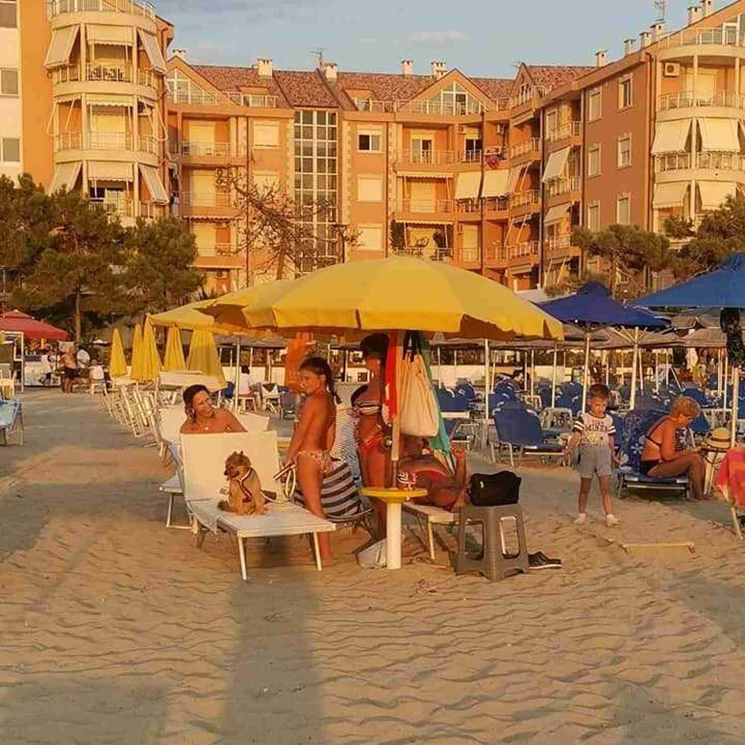 Golem Beach (Mali i Robit Beach)